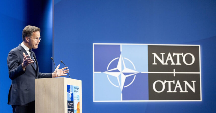 Mark Rutte deschide prima sa întâlnire de vârf NATO la Haga: Provocările esențiale - interacțiunile cu Trump și Rusia. 1 mark rutte prezideaza primul sau summit nato la haga principalele sale provocari relatia nato cu trump si cu rusia 685a41791d26f