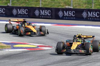 mclaren de neoprit norris si piastri s au distrat in mp al austriei cursa de cosmar pentru red bull racing 6861524732696