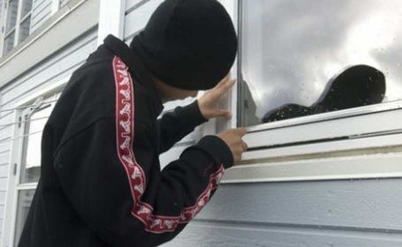 „Un puști de 5 ani, implicat în două jafuri la domiciliu în Constanța“ 1 mic dar cooptat un copil de 5 ani a fost dus la doua spargeri de locuinta in constanta 6840bedae8fb7