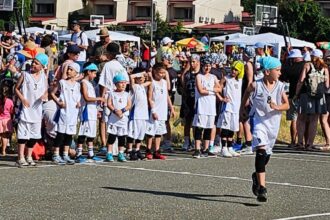 micii baschetbalisti de la axiopolis cernavoda se distreaza la festivalul de baschet de la costinesti 6861b128ab749
