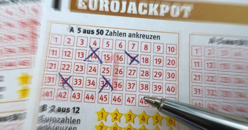 Mii de norvegieni au fost convinși că și-au atins visul de a fi milionari după o eroare de loterie! 1 mii de oameni au crezut ca au devenit milionari jucand la loterie scandal de amploare in norvegia din cauza unei erori 6861889001407
