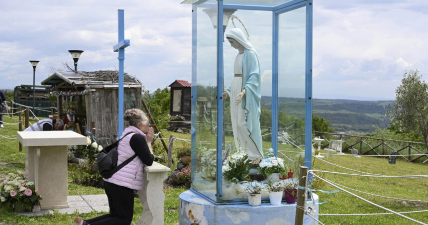 Enigma Fecioarei Maria cu lacrimi de sânge, descoperită aproape de Roma: De la cine provine ADN-ul de pe statuie? 1 misterul fecioarei maria care plange cu lacrimi de sange langa roma cui apartine adn ul de pe statuie 6859a6a88a1a5