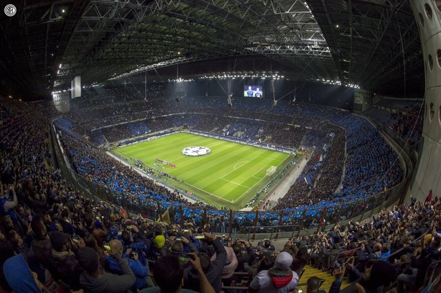 O clipă deosebită în lumea fotbalului - Un tehnician român preia frâiele celebrei echipe Inter Milano 1 moment rar in fotbal un antrenor roman va conduce celebrul inter milano 6841e29aa22e6