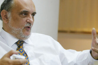 mostenitoarele lui dinu patriciu trebuie sa achite o parte din prejudiciul de 58 de milioane de dolari din dosarul rompetrol 68550efa157e6