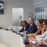 Nazare: Am reluat discuțiile - Apărarea Comisiei Europene față de potențialul României de a-și spori veniturile și de a-și diminua cheltuielile este acum mult mai prudentă decât înainte. 3 nazare am reluat dialogul pozitia ce privind capacitatea romaniei de a si creste veniturile si de a reduce credibil cheltuielile este mult mai rezervata decat in trecut 685ec773693a5