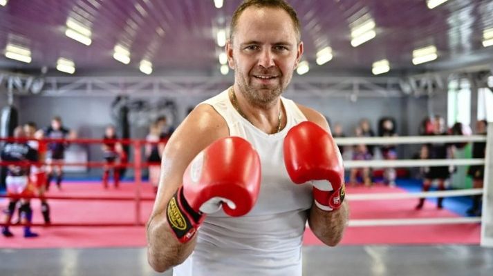 Știre de senzație: Fotbalistul și campionul de box cu legături în lumea interlopă devine președintele Poloniei! 1 news alert candidatul fotbalist si campion la box apropiat de lumea interlopa a fost ales presedinte al poloniei 683d37af692c1