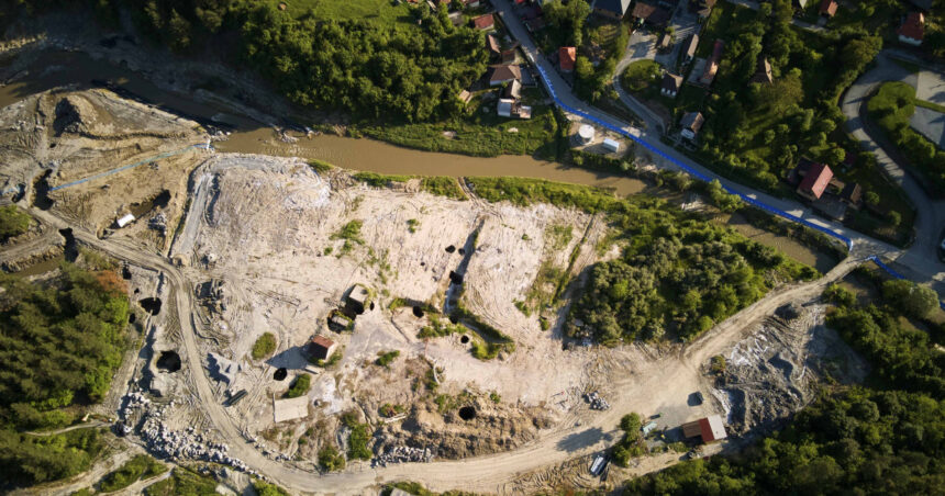 Atenție! Praid sub alertă: Creșterea salinității apei în Târnava Mică. Locuitorii sunt sfătuiți să își asigure rezerve de apă potabilă. 1 news alert situatie de urgenta la praid salinitatea apei in tarnava mica e in crestere populatia sfatuita sa isi faca stocuri de apa potabila 6849ed71a6bd9