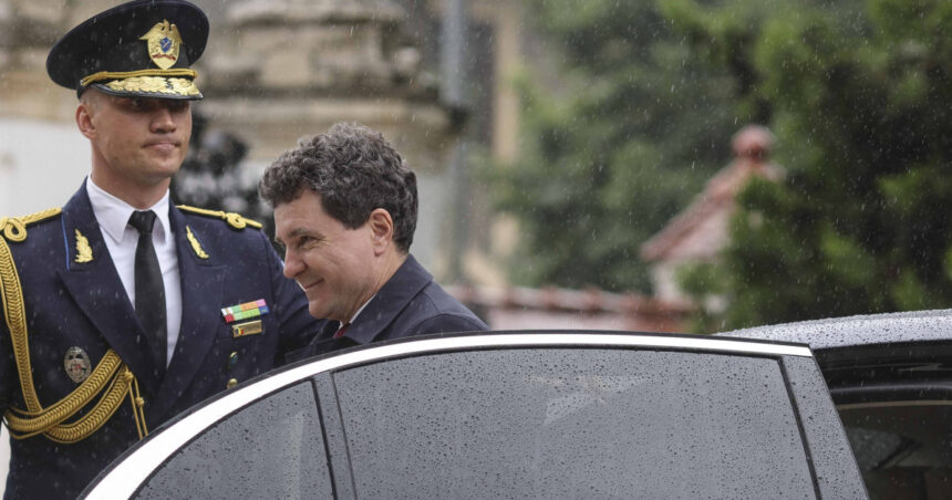 Nicușor Dan confirmă sosirea majestății regale din Spania în România și dezvăluie destinațiile externe ale președintelui. 1 nicusor dan confima vizita regelui spaniei in romania presedintele a anuntat si unde va merge in vizitele sale externe 683ffe45cef76