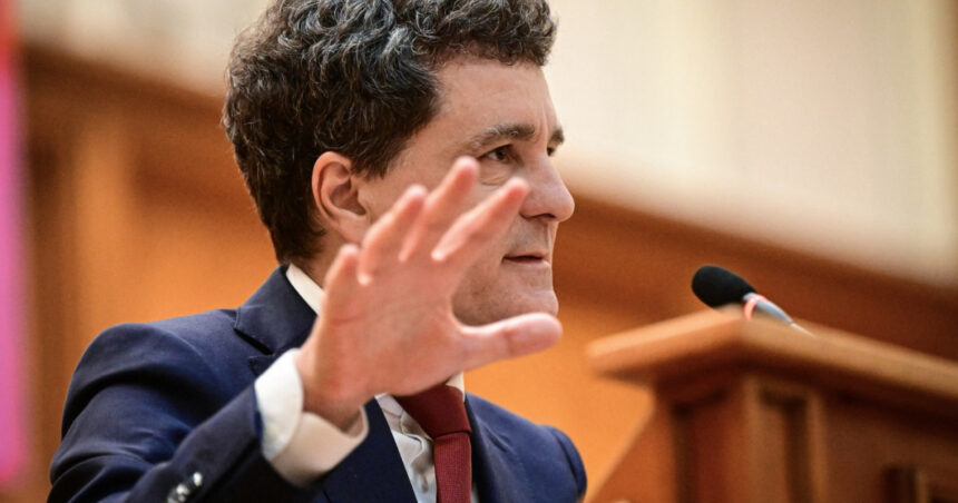 Nicușor Dan analizează migrarea aleșilor de la partidele suveraniste către PSD: O schimbare semnificativă în peisajul parlamentar și constituțional 1 nicusor dan despre alesii racolati de psd de la partidele suveraniste e o dinamica parlamentara constitutionala 684177a5274ab