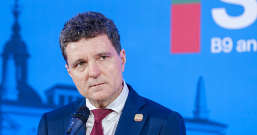 Nicuşor Dan debutează pe scena summitului NATO, alături de Donald Trump. Care sunt obiectivele președintelui României? 1 nicusor dan participa la primul sau summit nato unde va fi prezent si donald trump cu ce agenda merge presedintele romaniei 685a3a45f21ef