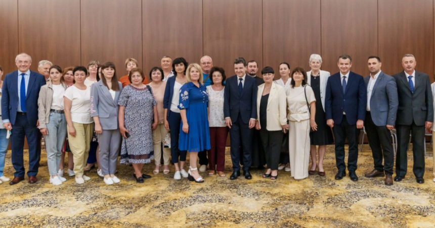 nicusor dan s a intalnit cu membrii comunitatii romanesti din zona odesa ne am asumat ca vom deschide repede consulatul de acolo 6849fb6080d0c