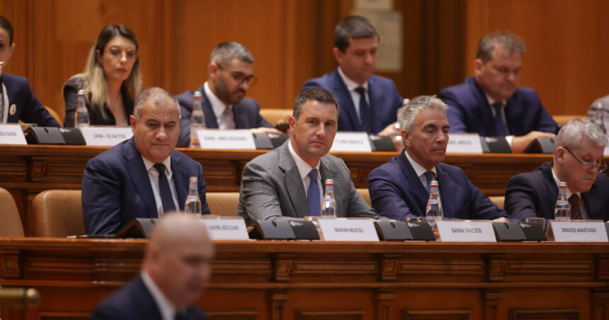 Parlamentul dă undă verde noului Guvern: Cabinetul Bolojan câștigă 301 voturi favorabile, în timp ce AUR se retrage înainte de decizie. 1 noul guvern investit de parlament cabinetul bolojan a obtinut 301 voturi pentru si 9 impotriva aur a parasit sala inaintea votului 685980100acba