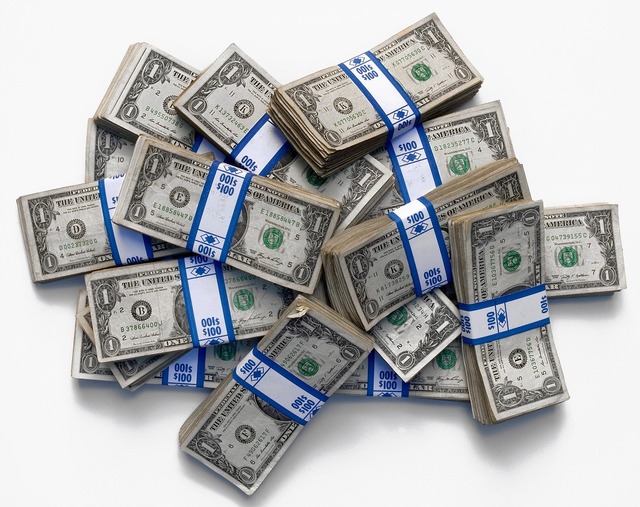 În fiecare zi a anului trecut, America a îmbrățișat 1.000 de noi milionari! 1 numarul milionarilor din sua a crescut cu 1 000 de persoane in fiecare zi a anului trecut 6852c6d035e24