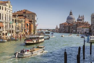 nunta miliardarului jeff bezos starneste multa agitatie in venetia 685a708fdf5fa