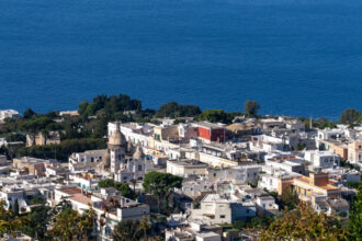 o celebra destinatie turistica din italia interzice chelnerilor si vanzatorilor sa se apropie de turisti pe strada amenzi uriase 68503e5e09dc7