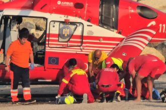 o femeie de 21 de ani a fost salvata din mare la costinesti 68486c44975f1
