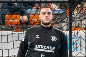 oficial de azi dinamo are portar nou goalkeeper ul nationalei frantei a semnat pe doua sezoane 6847fc2d8a523