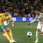 Românul nostru a obținut deja biletul pentru Mondialul din 2026! A strălucit cu un gol și o asistență în 7 confruntări! 2 oficial fotbalistul roman deja calificat la campionatul mondial din 2026 a contribuit cu un gol si o pasa decisiva in 7 meciuri 68492dde0ab2a