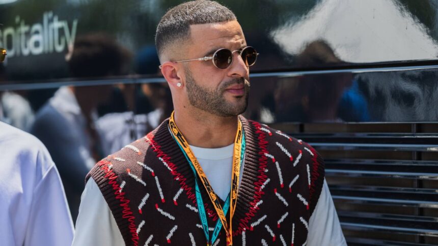 AC Milan dă un răspuns ironic la transferul lui Kyle Walker! Reacțiile fanilor: „Foarte profesionist!” / „Incompetenți!” 1 oficial ironia lui ac milan cand i a anuntat plecarea lui kyle walker fanii au izbucnit foarte profesionist incompetenti 685ff7a3a08fb