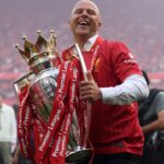 OFICIAL Liverpool a anunțat noul său jucător: „A semnat contractul!” 2 oficial liverpool si a prezentat noul transfer a pus pixul pe contract 6844780f6f771
