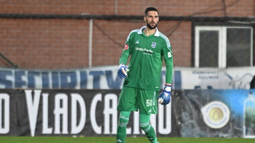 OFICIAL Goliath de 1,98 metri se întoarce în Superligă! Pe cale și transferul lui Ronaldo Deaconu! 1 oficial portarul de 198 metri revine in superliga se pregateste si transferul lui ronaldo deaconu 6851529316aee