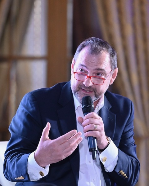 Puncte de vedere: O soluție financiară sau un adevărat peril economic? De ce creșterea impozitelor nu va soluționa deficitul bugetar al României. 1 opinii solutie fiscala sau capcana economica de ce majorarea taxelor nu va rezolva problema deficitului bugetar al romaniei 6862100e209dc