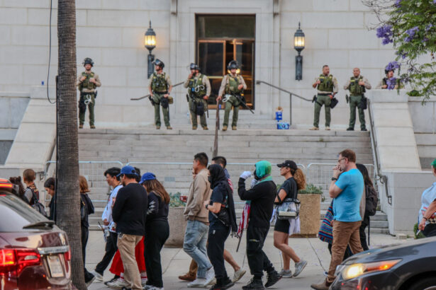 orasele americane se pregatesc pentru noi proteste in timp ce la los angeles a fost decretata stare de urgenta 6849a3d08624b