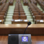 Parlamentarii din comisii își vor lăsa mașinile de serviciu în garaj pe durata vacanței! 3 parlamentarii din comisii nu vor mai putea utiliza masinile de serviciu in perioada vacantei 6852c09c69a02