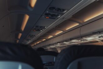 patru zboruri de pe aeroportul otopeni anulate din cauza inchiderii spatiului aerian din orientul mijlociu 685a911fdf497