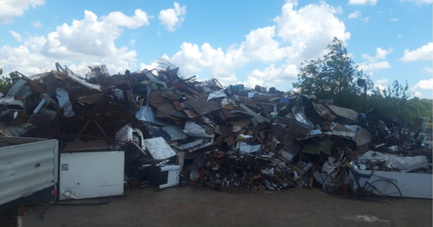 Descinderi la companii bănuite de reciclare frauduloasă a ambalajelor din sticlă și plastic, cu un prejudiciu de 8 milioane de lei 1 perchezitii la firme suspectate de reciclare fictiva a ambalajelor din sticla si plastic prejudiciu de 8 milioane de lei 683ff860b881f