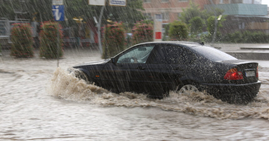 Atenție la inundații: Cod Galben de viituri în 12 județe din țară. Descoperiți regiunile afectate! 1 pericol de inundatii cod galben de viituri in 12 judete din romania care sunt zonele vizate 6851428e0f9d8