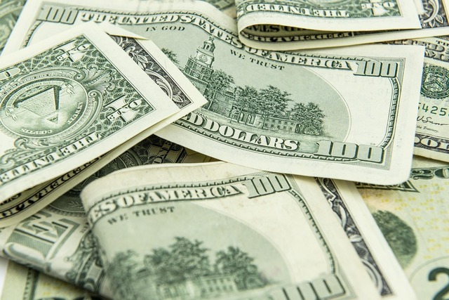 Economia americană sucombă cu 0,5% în primele trei luni ale anului 2025, depășind prognozele pesimiste. 1 pib ul sua se contracta cu 05 in primul trimestru al lui 2025 un recul mai mare decat se prevedea 685d5328853aa
