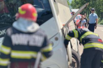 planul rosu de interventie a fost activat in botosani dupa ce un autocar s a rasturnat pe dn 29 684037b0ba3e9