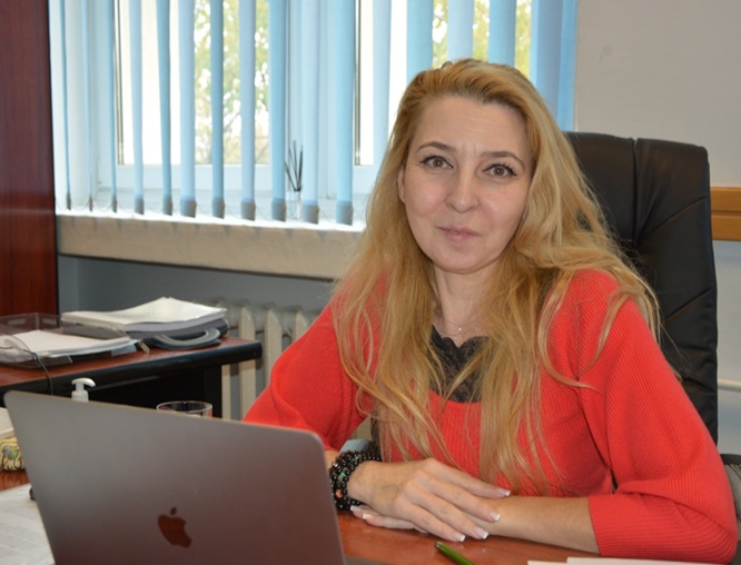 Amelia Stănescu își dezvăluie universul poetic în cadrul unui eveniment special la Biblioteca Județeană Ioan N. Roman din Constanța 1 poeta amelia stanescu lanseaza un volum de poezii la biblioteca judeteana ioan n roman din constanta 685519edabba2