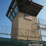 Politico: Guvernul Trump intenționează să transfere 100 de români în centrul de detenție de la Guantanamo Bay 2 politico administratia trump vrea sa trimita 100 de imigranti romani la guantanamo bay 68490a31c1378