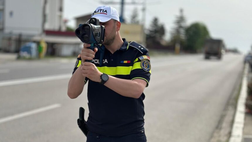 Ofițerii constănțeni în acțiune: Misiune pentru un trafic rutier mai sigur, amenzi de aproape 100.000 de lei! 1 politistii constanteni actiune pentru siguranta traficului rutier au fost aplicate amenzi de aproape 100 000 de lei 68442def0d262