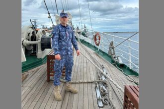 povestea impresionanta a soldatului robert rosu am lucrat doi ani la divizionul 150 rachete navale la mangalia dupa care am plecat in anglia 68440b8a8b40d