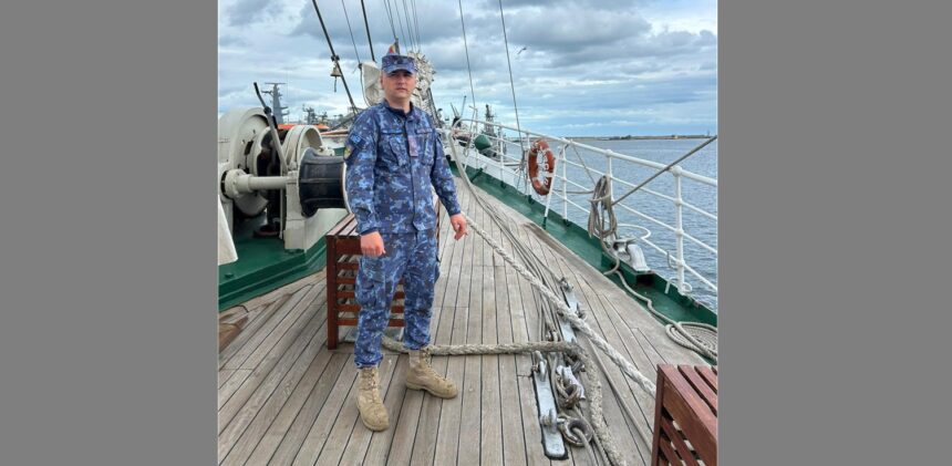Călătoria remarcabilă a lui Robert Roșu: doi ani în Divizionul 150 Rachete Navale din Mangalia, urmată de o aventură în Anglia 1 povestea impresionanta a soldatului robert rosu am lucrat doi ani la divizionul 150 rachete navale la mangalia dupa care am plecat in anglia 68440b8a8b40d
