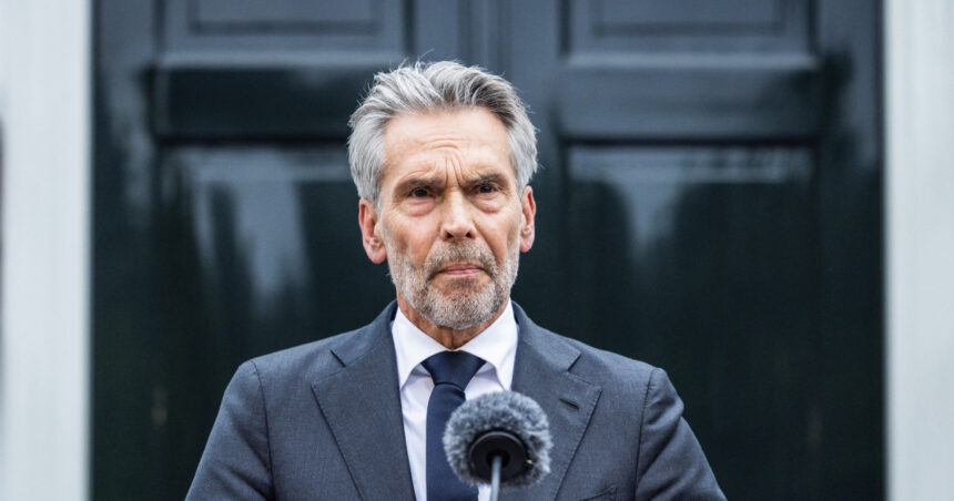 Premierul Olandez Dick Schoof își încheie mandatul, la scurt timp după retragerea lui Geert Wilders din coaliția guvernamentală 1 premierul olandez dick schoof si a anuntat demisia la cateva ore dupa ce geert wilders a parasit coalitia de guvernare 683f1e5f6c165