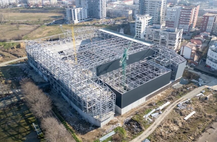 Primarul Vergil Chițac își exprimă opinia: Stadionul va fi construit, dar Sala Polivalentă se confruntă cu dificultăți! 1 primarul vergil chitac da verdictul stadionul se face la sala polivalenta sunt probleme 6849c4f4266c8