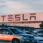 Perechea de proprietari de Tesla din Franța acuză compania: implicarea lui Elon Musk în politică transformă automobilele în ținte pentru vandalism și simboluri controversate. 3 proces colectiv impotriva tesla in franta un grup de proprietari da compania in judecata pe motiv ca implicarea lui elon musk in politica a facut masinile sa devina un simbol al extremei dr 684ada529f453