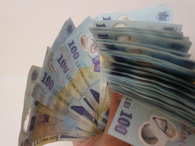 Estimările Produsului Intern Brut pentru primul trimestru: 447,669 miliarde lei în prețuri curente, fără variații față de perioada anterioară. 1 produsul intern brut estimat pentru trimestrul i date ajustate sezonier a fost de 447669 miliarde lei preturi curente in termeni nominali in termeni reali a fost stationar comparati 6842925d693c6