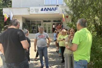 proteste spontane in mai multe institutii publice fata de reducerea sporurilor federatiile sindicale se pregatesc de miscari masive 685e819d28e35