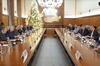 reactie virulenta a sindicatelor la taierea de sporuri pregatita de guvern si anuntata de profit ro nu vorbim despre riscuri ca durerile dorsale expunerea la plictiseala sau durerile de la privitul 685d8868675e5