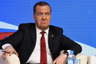 reactii din rusia dupa atacul sua asupra iranului medvedev prin acest tip de succes trump nu va castiga premiul nobel pentru pace 6857e4afd203c
