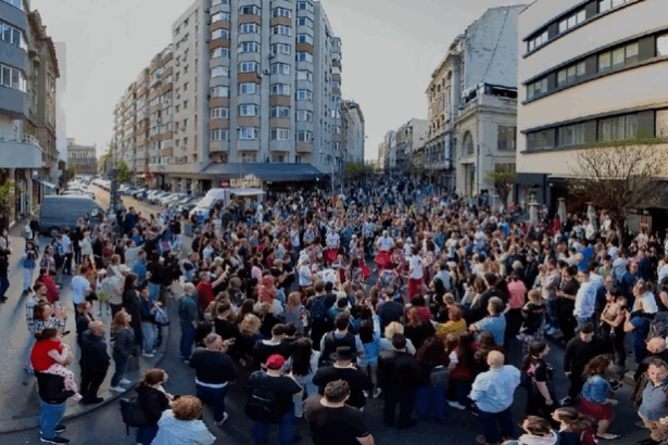 restrictii rutiere in weekend proiectul strazi deschise in bucuresti aduce pe calea victoriei expozitii ateliere muzica live 6853141a693a9