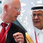 Rusia ponderază o intervenție alături de SUA și Arabia Saudită pe piața petrolului, în cazul intensificării tensiunilor din Orientul Mijlociu. 2 rusia ia in calcul o actiune cu sua si arabia saudita pe piata petrolului daca escaladeaza conflictul in orientul mijlociu 6854e98378b6c