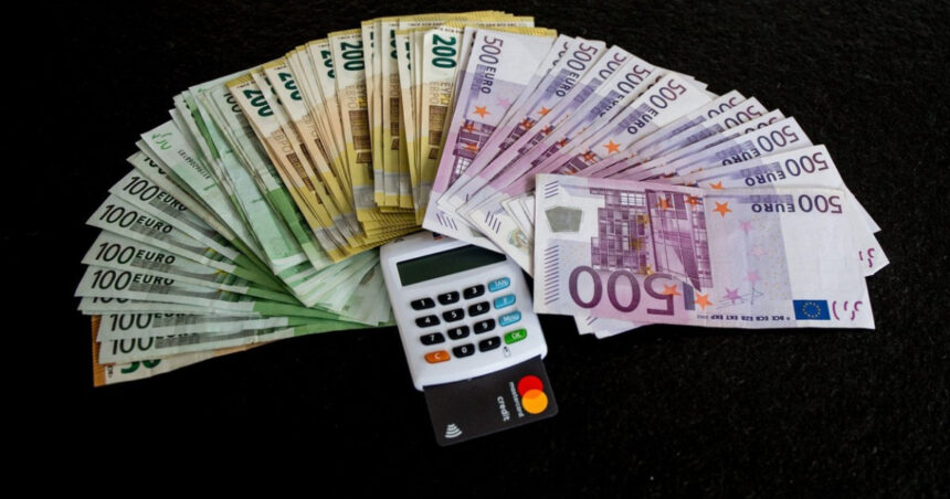 Salariul minim din Germania se pregătește să facă un salt! Ce sumă ne așteaptă anul viitor? 1 salariul minim in germania ar urma sa creasca la cat va ajunge anul viitor 685e8a17e0ce8