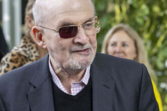 salman rushdie a vorbit despre pericolul ai ce spune despre momentul in care scriitorii vor fi distrusi de inteligenta artificiala 68474090892f5