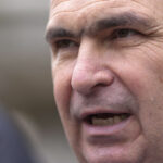 Șapte consilieri de stat și trei consilieri onorifici își încheie activitatea în guvern, deciziile fiind semnate de Bolojan. 3 sapte consilieri de stat si trei consilieri onorifici pleaca din guvern bolojan a semnat deciziile 685bc8098e024